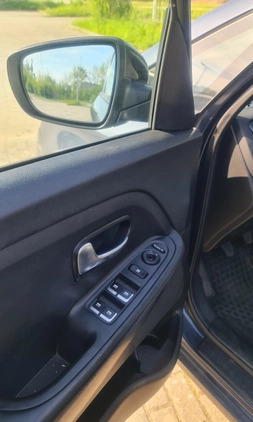 Kia Carens cena 32000 przebieg: 295000, rok produkcji 2013 z Słupsk małe 106